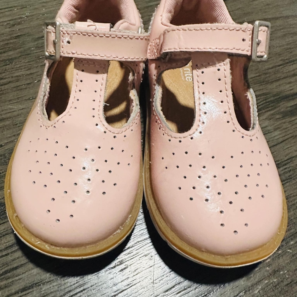 Shoes - Picture 1 of 4